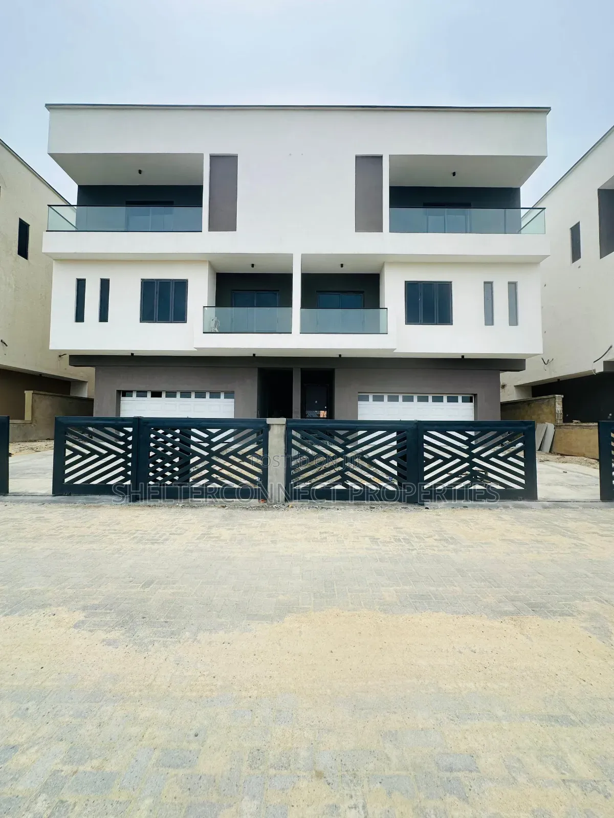 4bdrm Duplex in Lekki Phase 1 for sale in Lekki Phase 1