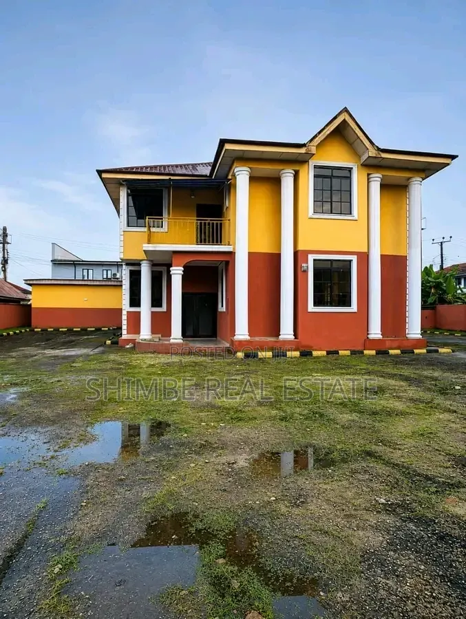 4bdrm Duplex in Mobile Estate, Uyo for sale in Uyo