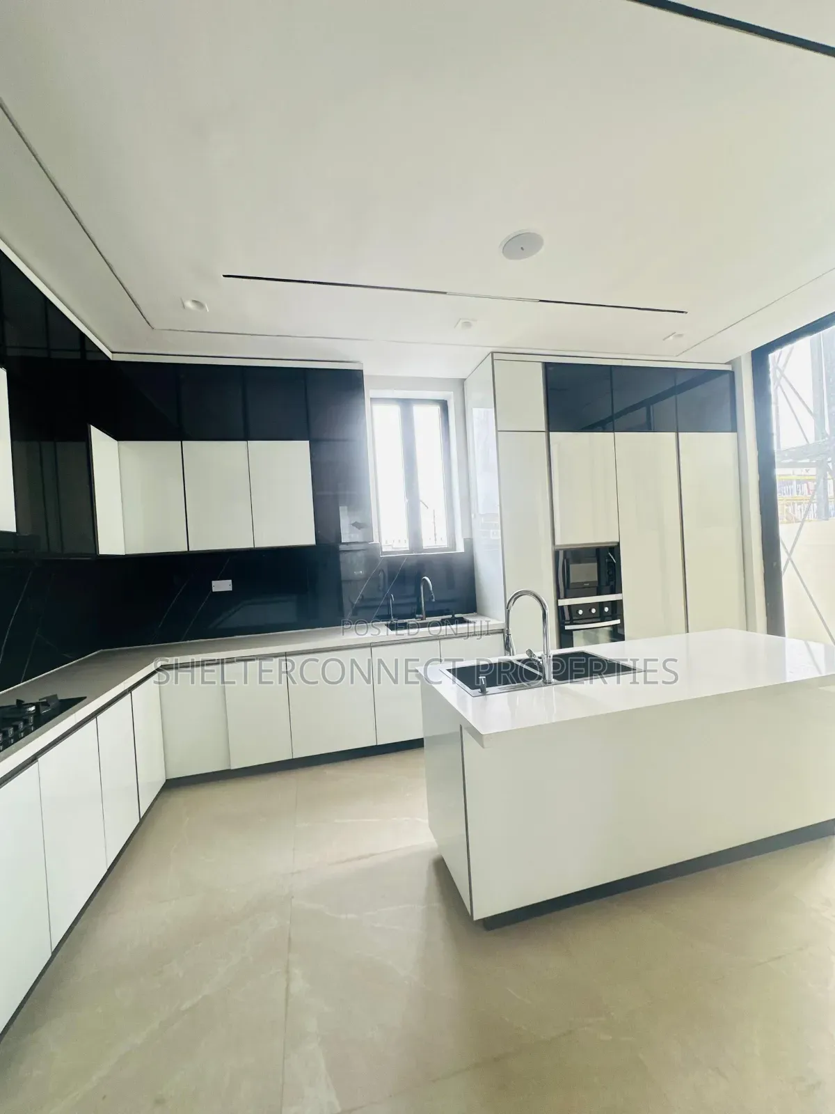 4bdrm Duplex in Lekki Phase 1 for sale in Lekki Phase 1