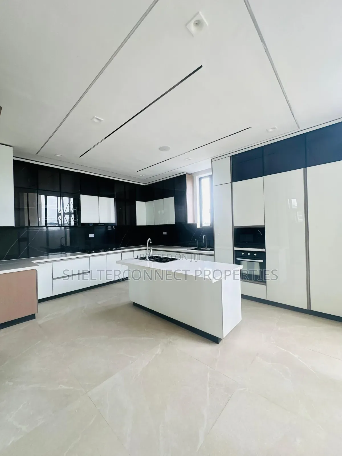 4bdrm Duplex in Lekki Phase 1 for sale in Lekki Phase 1