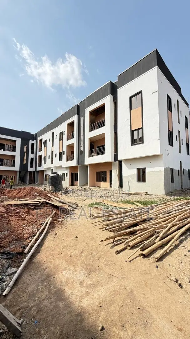 3bdrm Apartment in Kaura for sale in Kaura