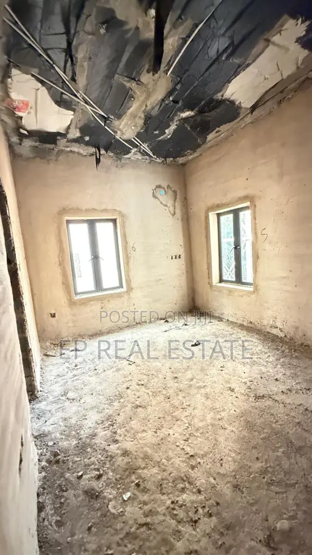 3bdrm Apartment in Kaura for sale in Kaura