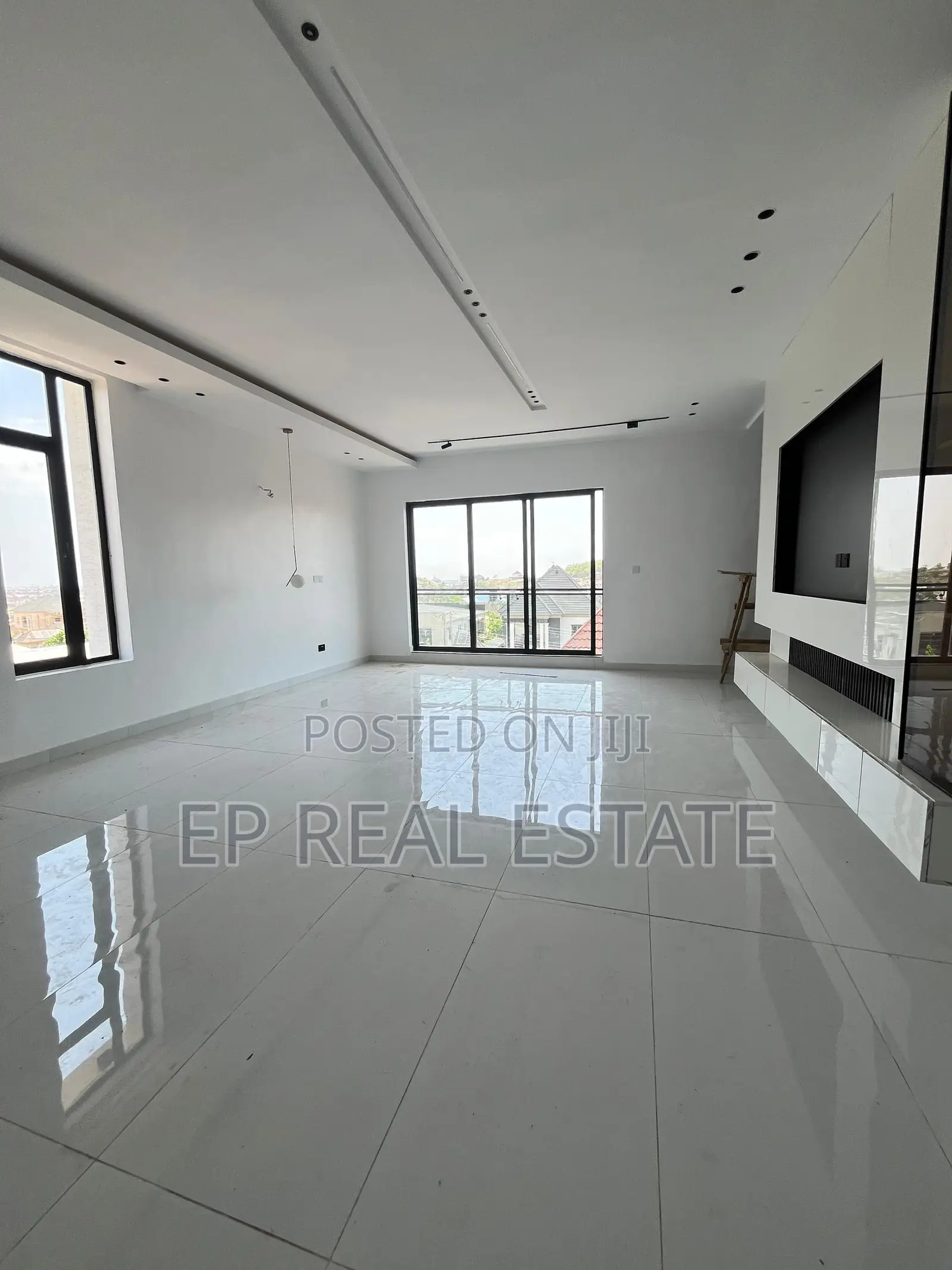 5bdrm Duplex in Apo Resettlement for sale in Apo Resettlement