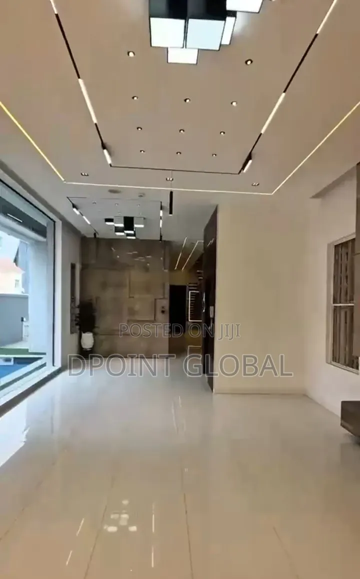 5bdrm Duplex in In Estate, Lekki Phase 1 for sale in Lekki Phase 1