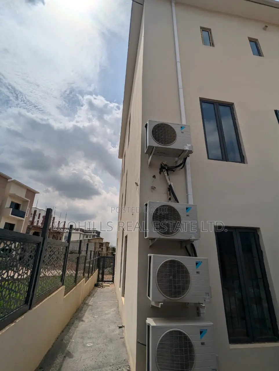 6bdrm Duplex in Mabushi for sale in Mabushi