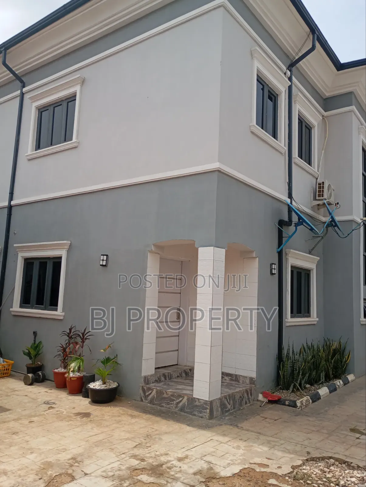4bdrm Duplex in Justice, Bunkoro for sale in Bunkoro