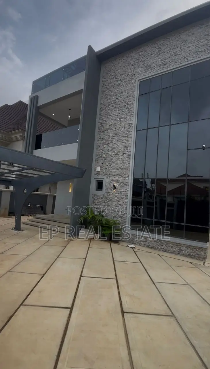 5bdrm Duplex in Apo Resettlement for sale in Apo Resettlement