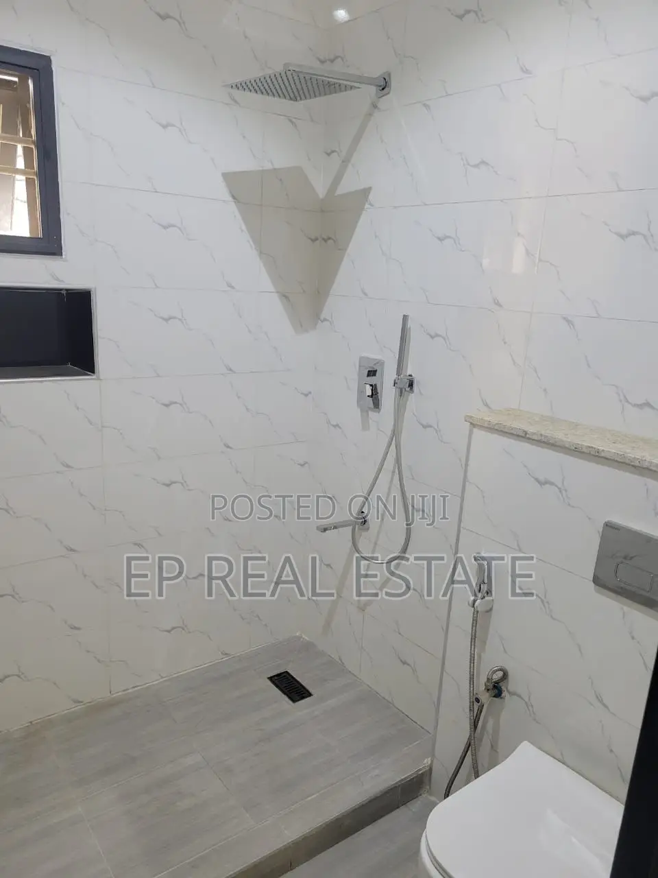 5bdrm Duplex in Apo Resettlement for sale in Apo Resettlement
