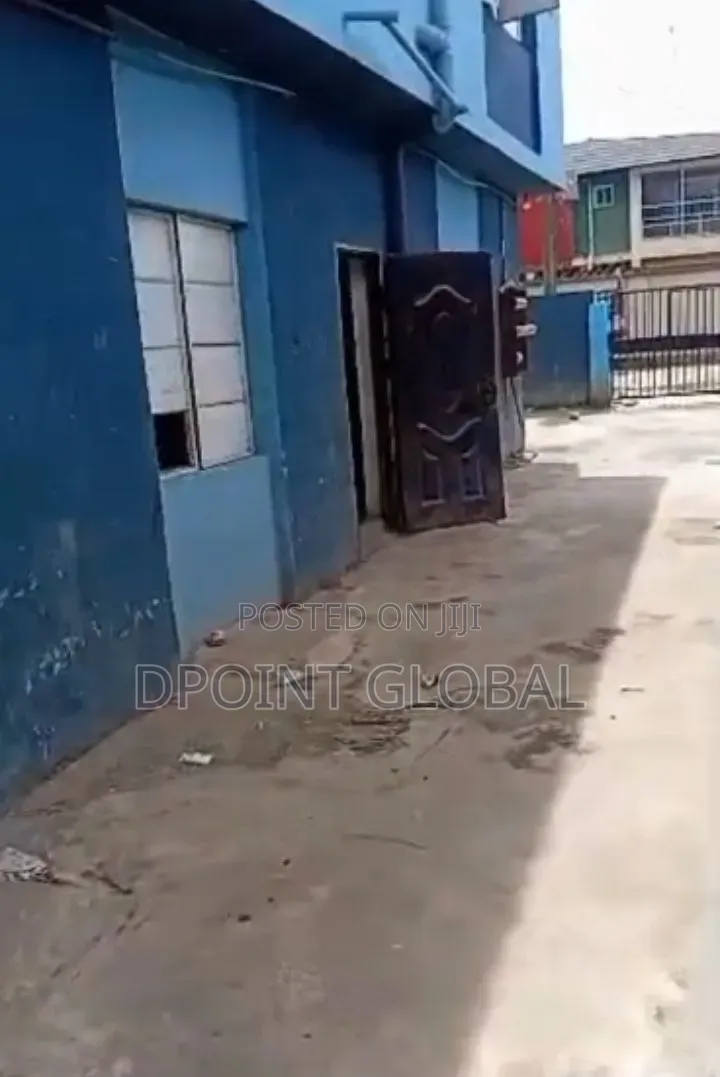 8bdrm Duplex in Not Estate, Ipaja / Ipaja for sale in Ipaja / Ipaja