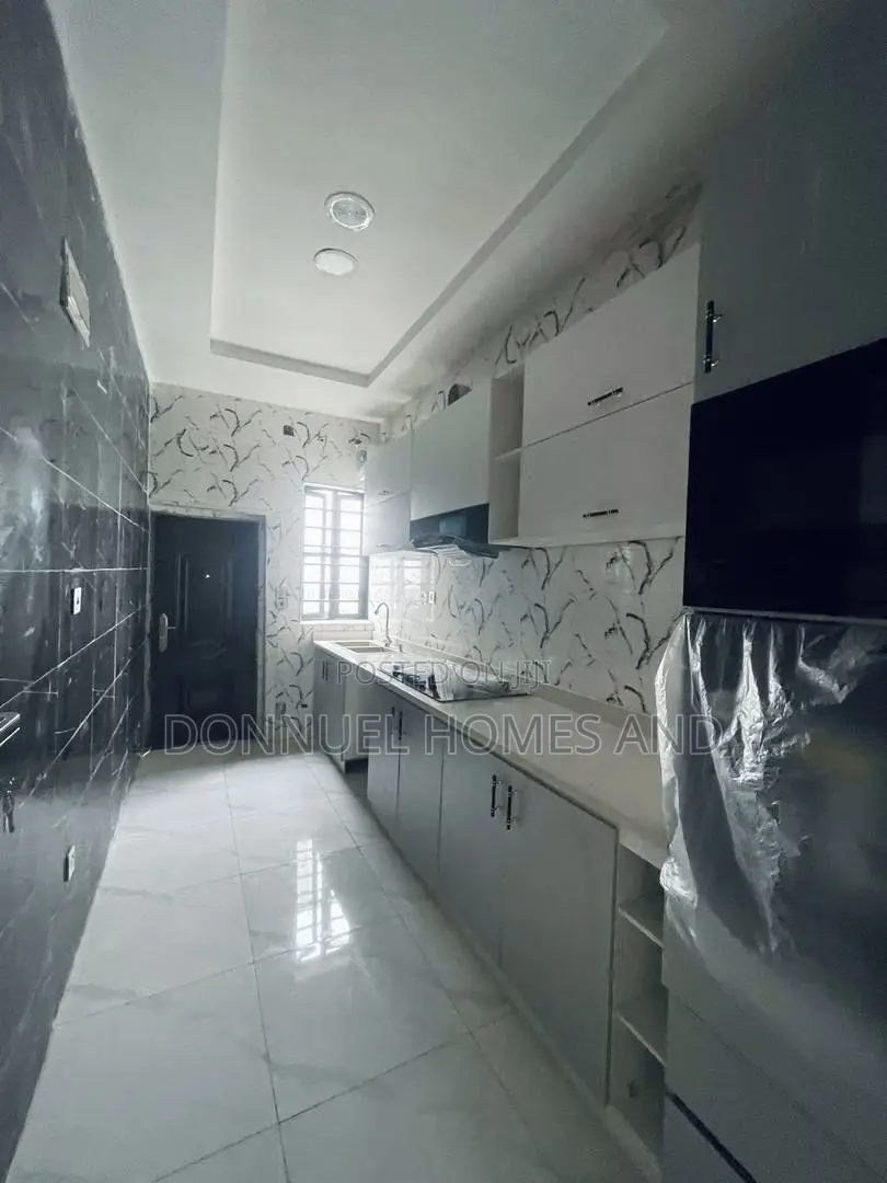 3bdrm Townhouse / Terrace in Ikota for rent in Ikota