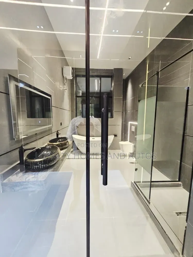 2bdrm House in Victoria Island Extension for sale in Victoria Island Extension