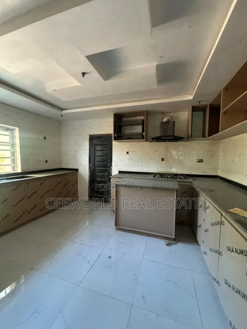 3bdrm Duplex in Alalubosa Gra for rent in Alalubosa