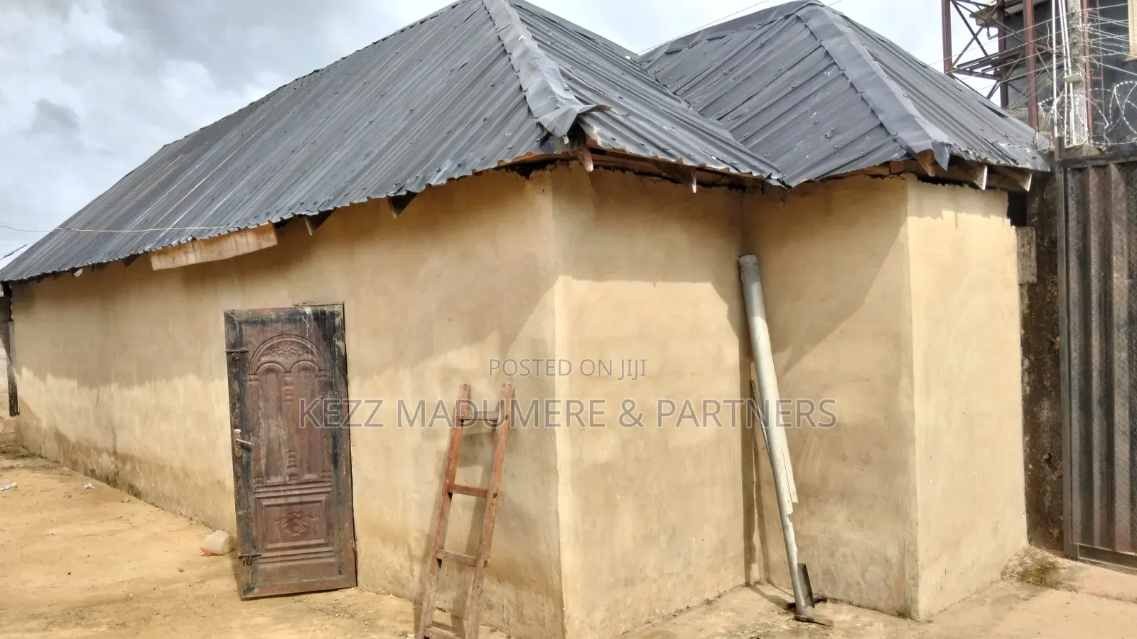 3bdrm Bungalow in Umudike, Umuahia , for sale in Umuahia