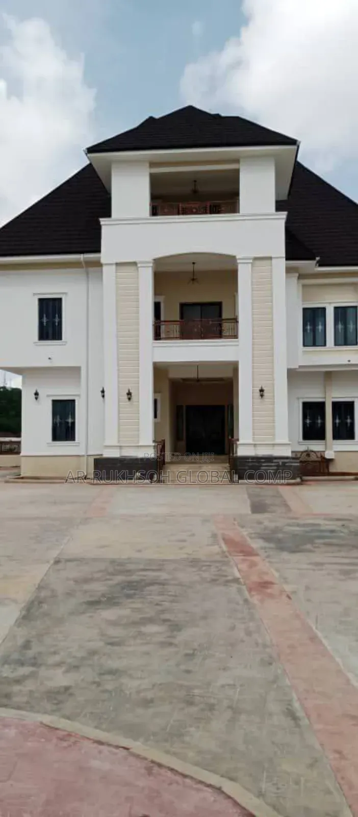 9bdrm Duplex in Guzape for sale in Guzape District