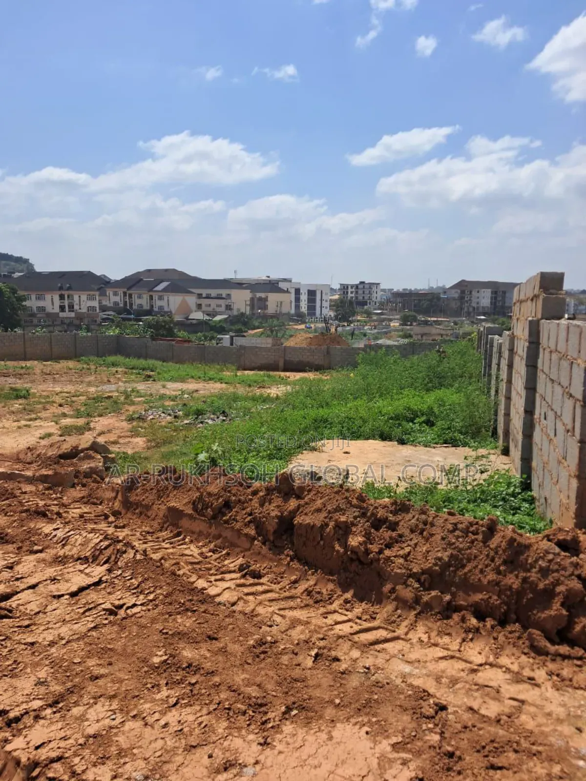 Quick Sales: Plot of Land for Sale: Land Size:1851sqm in Mabushi