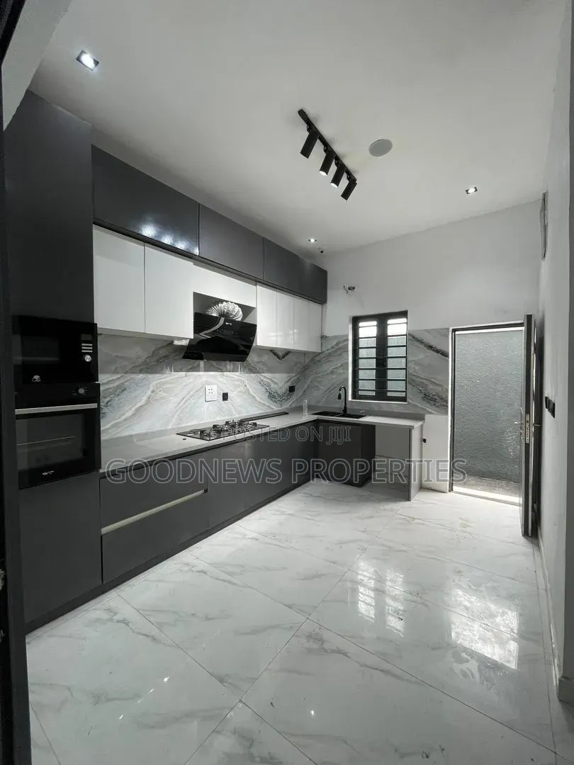 3bdrm Townhouse / Terrace in Lekki County Home, for rent in Ikota