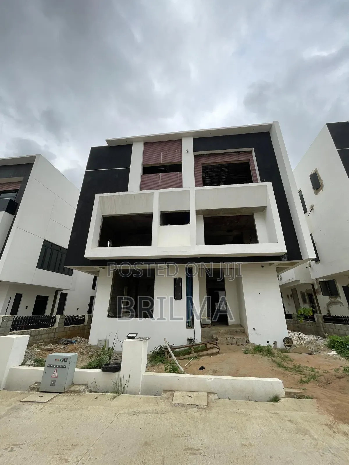 5bdrm Duplex in FHA for sale in FHA