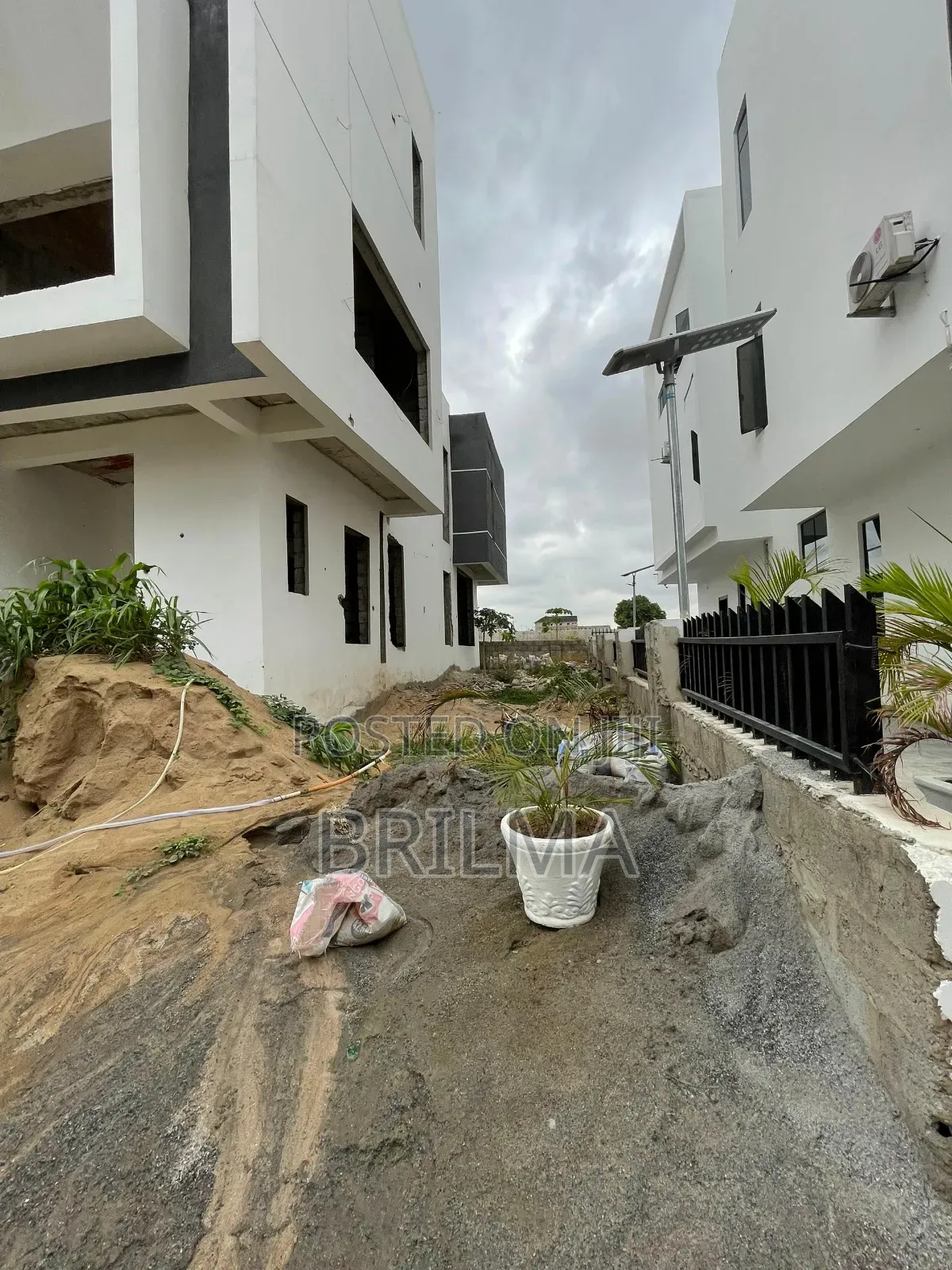 5bdrm Duplex in FHA for sale in FHA