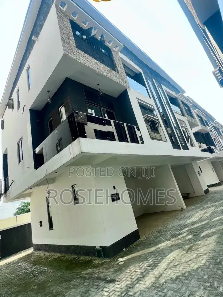 5bdrm Duplex in View Estate for rent in Abraham Adesanya Estate