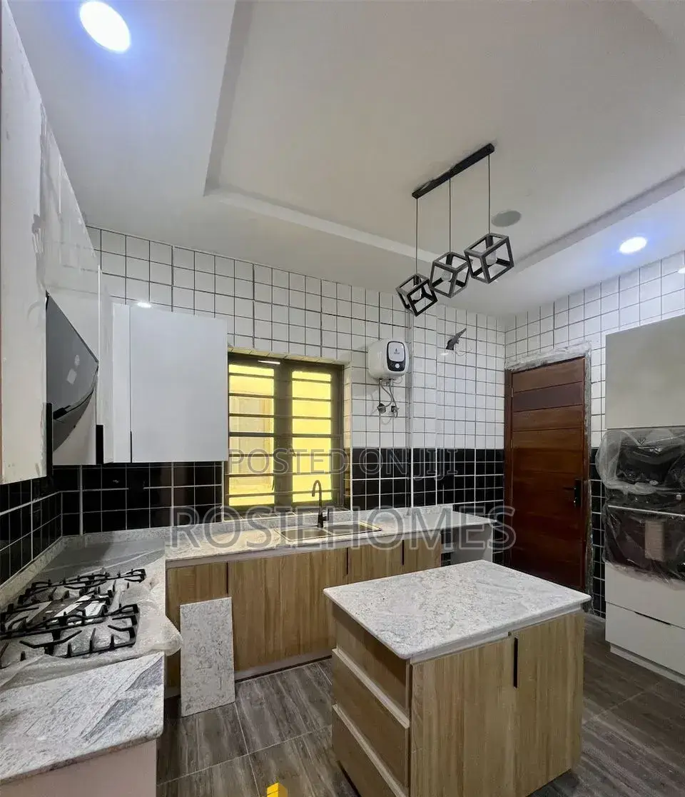 5bdrm Duplex in View Estate for rent in Abraham Adesanya Estate