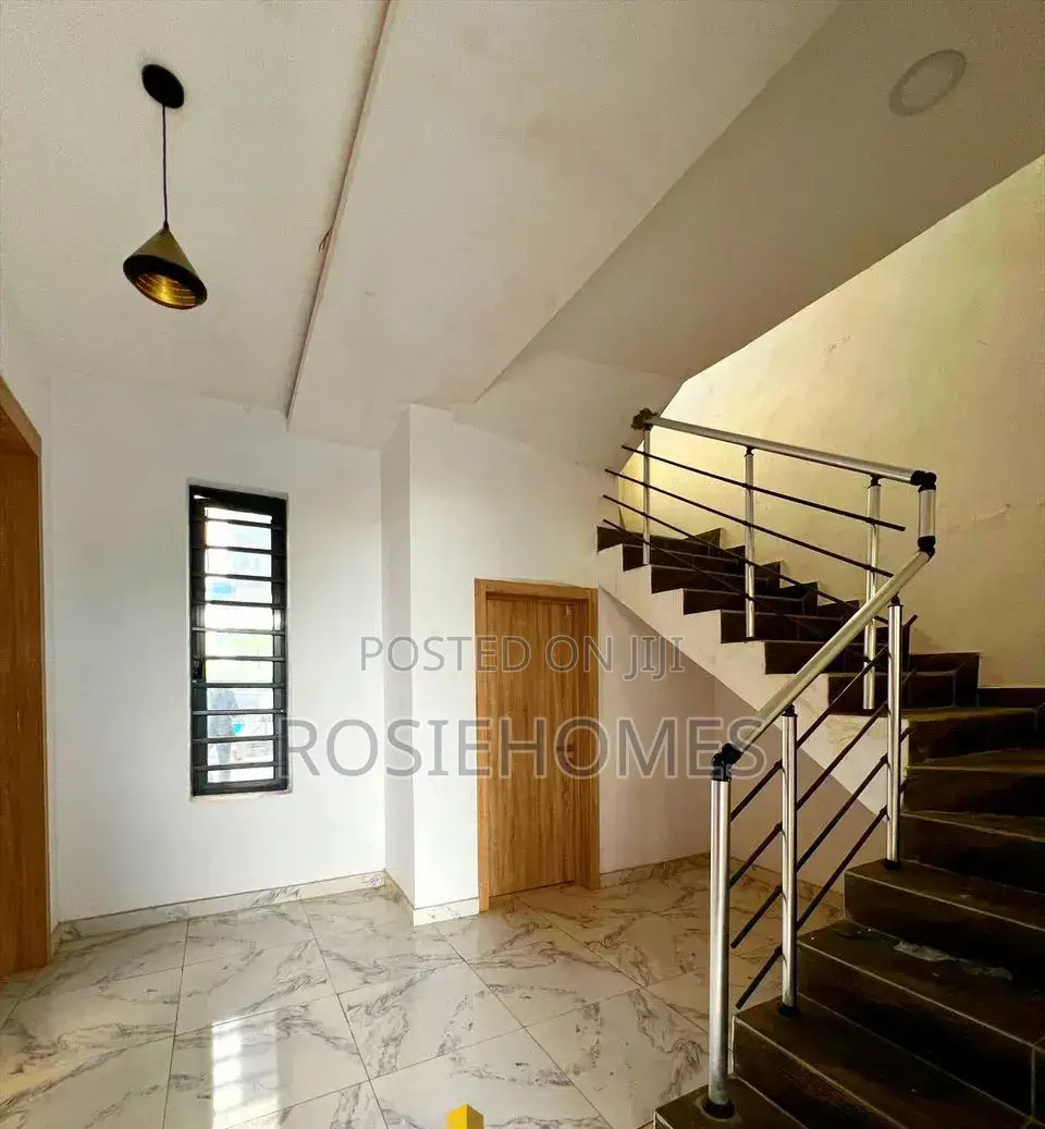 5bdrm Duplex in View Estate for rent in Abraham Adesanya Estate