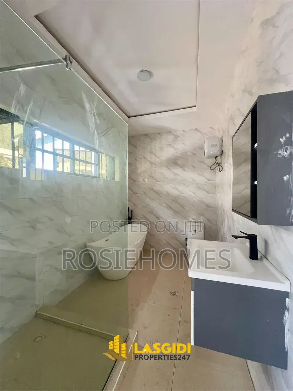 5bdrm Duplex in View Estate for rent in Abraham Adesanya Estate