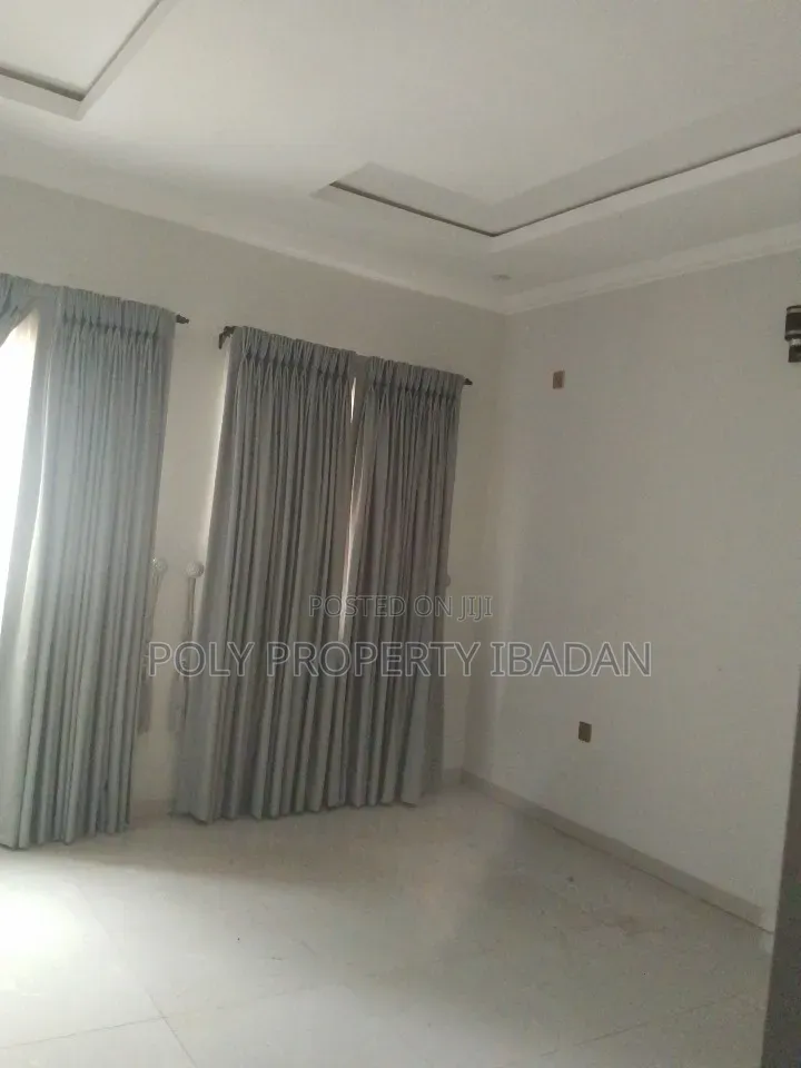 2bdrm Penthouse in Alalubosa Gra, Iyanganku for rent in Iyanganku