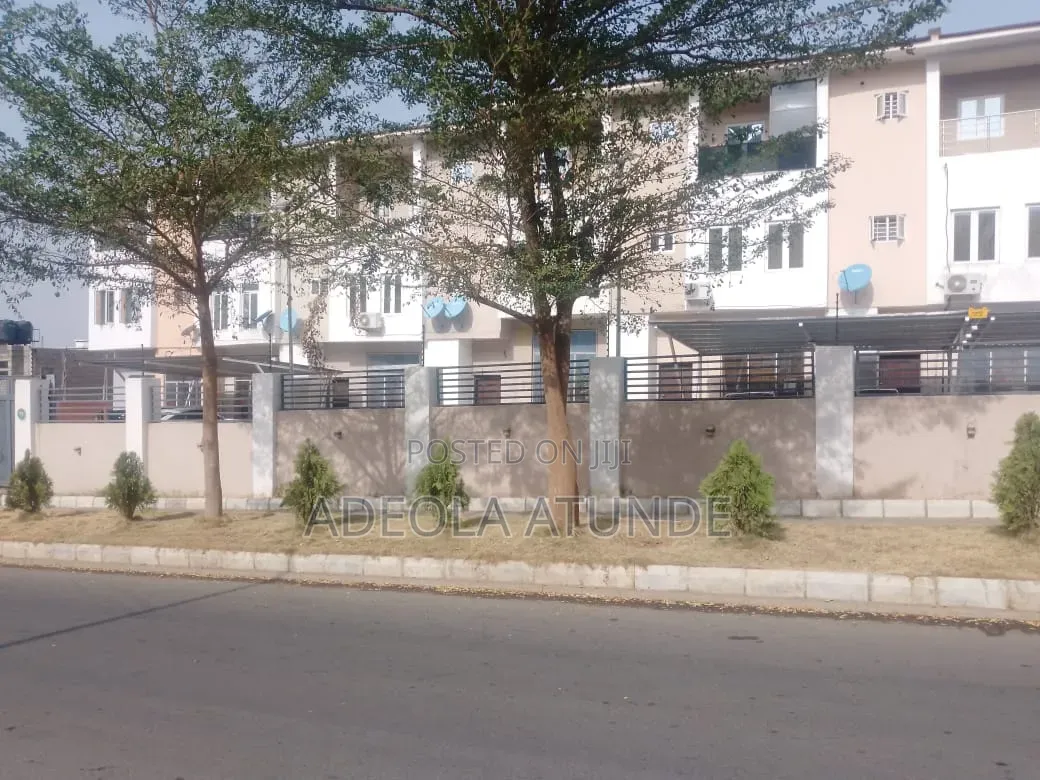 Furnished 4bdrm Townhouse / Terrace in Guzape District for rent in Guzape District