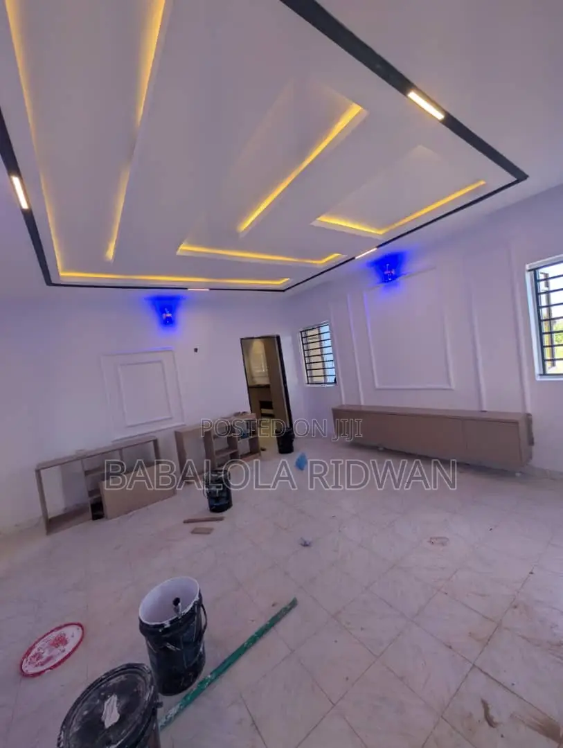 3bdrm Bungalow in Transformation Est,, Idishin for sale in Idishin