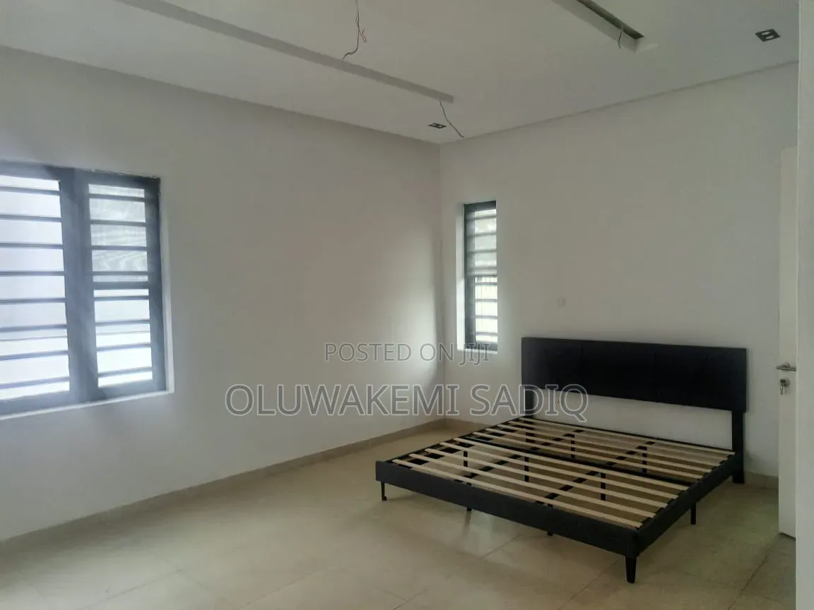 5bdrm Duplex in Ikeja, Adeniyi Jones for rent in Adeniyi Jones