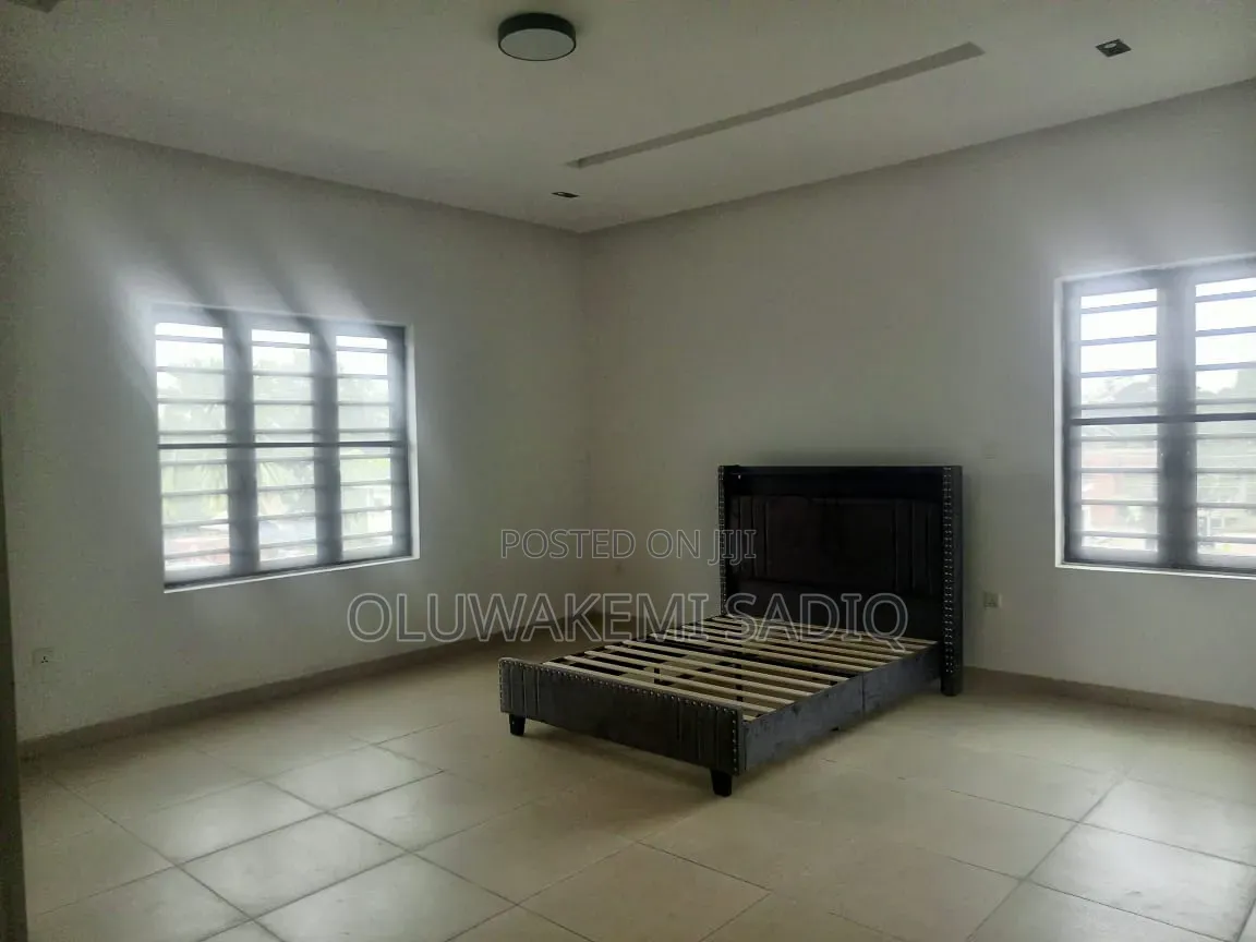 5bdrm Duplex in Ikeja, Adeniyi Jones for rent in Adeniyi Jones