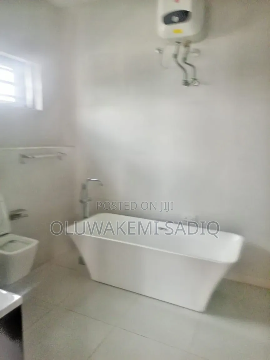 5bdrm Duplex in Ikeja, Adeniyi Jones for rent in Adeniyi Jones