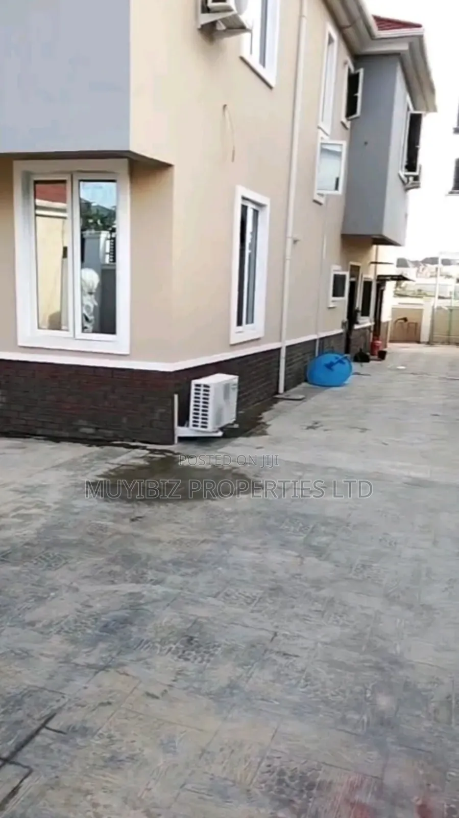 3bdrm Duplex in Kolapo Ishola Estate, Akobo for rent in Akobo