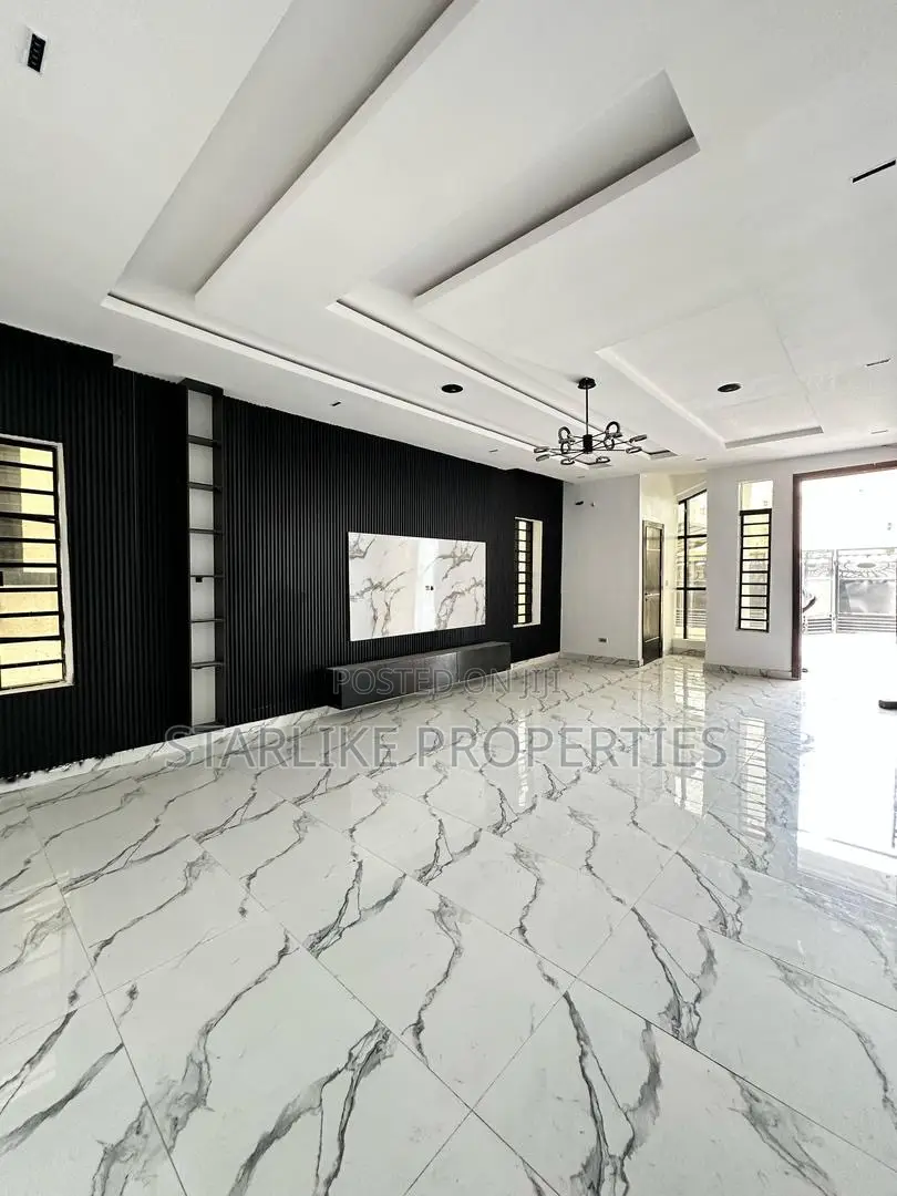 4bdrm Duplex in Lekki Expressway for sale in Lekki Expressway