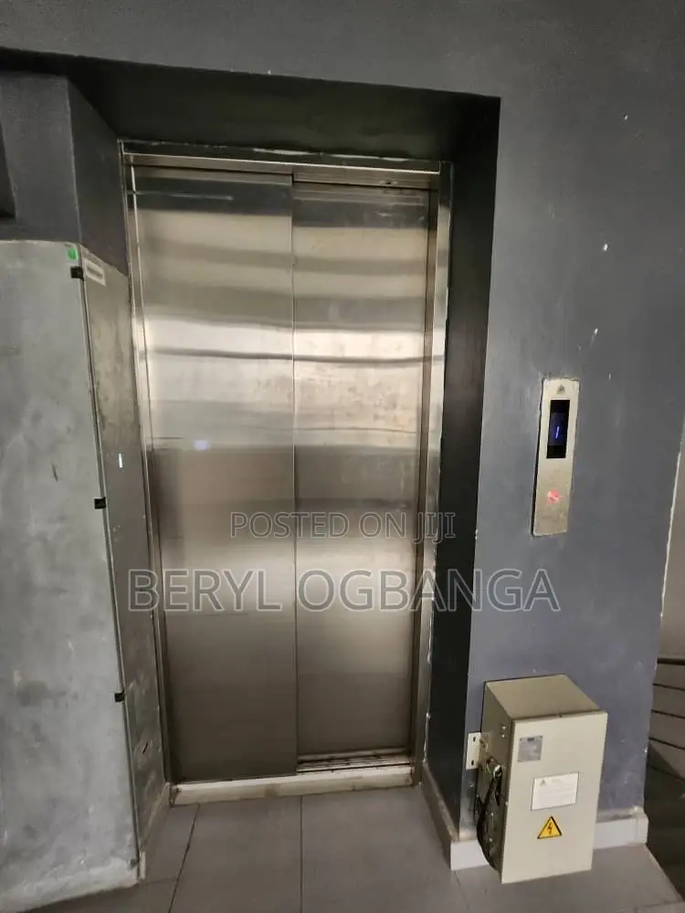 3bdrm Apartment in Ahmadu Bello Way for sale in Ahmadu Bello Way