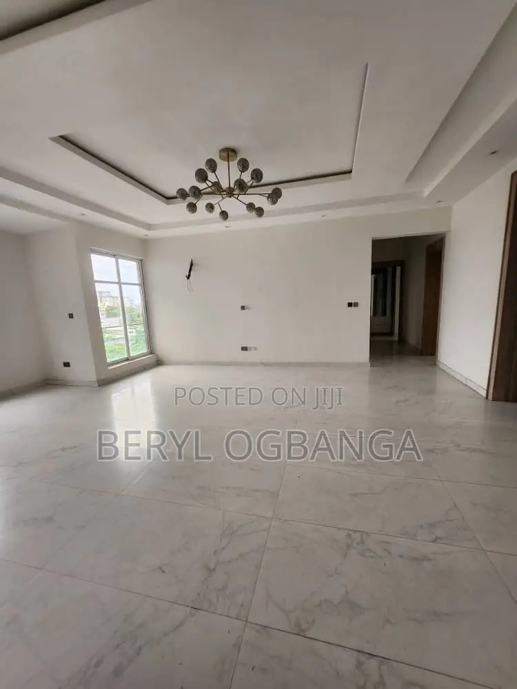 3bdrm Apartment in Ahmadu Bello Way for sale in Ahmadu Bello Way