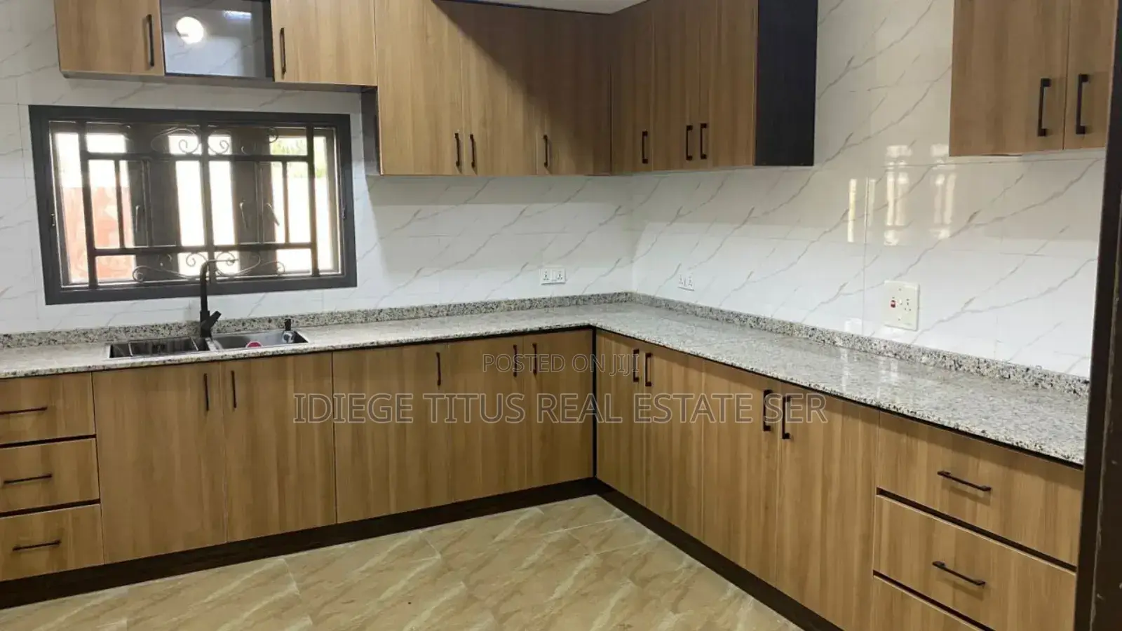 4bdrm Block of Flats in Close To Maitama, Katampe (Main) for sale in Katampe (Main)