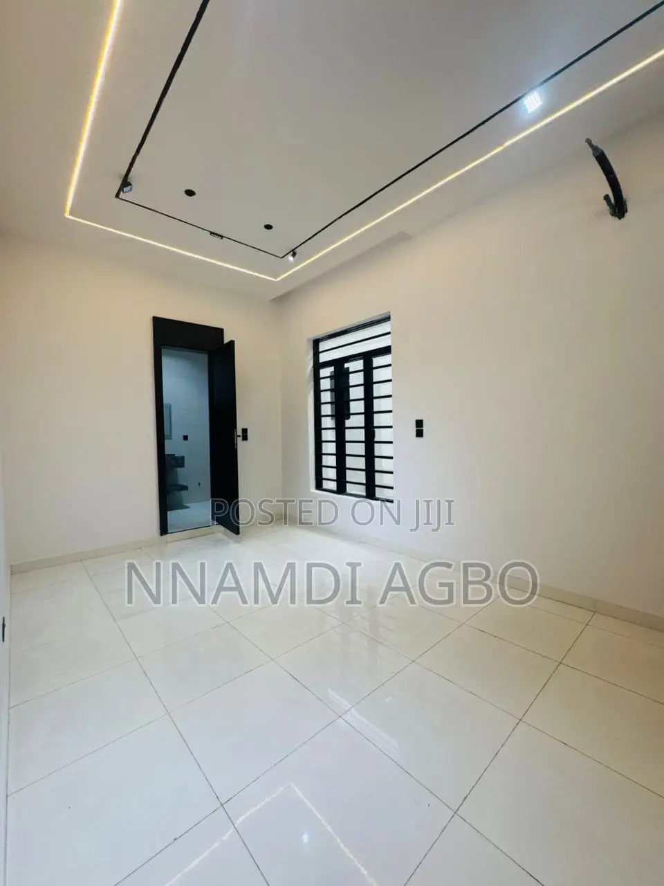5bdrm Duplex in Chevron for sale in Chevron