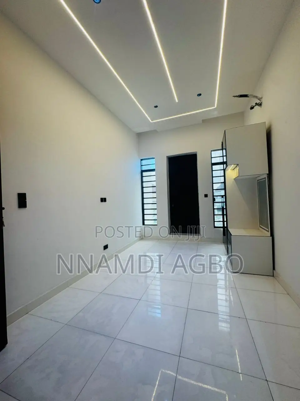 5bdrm Duplex in Chevron for sale in Chevron