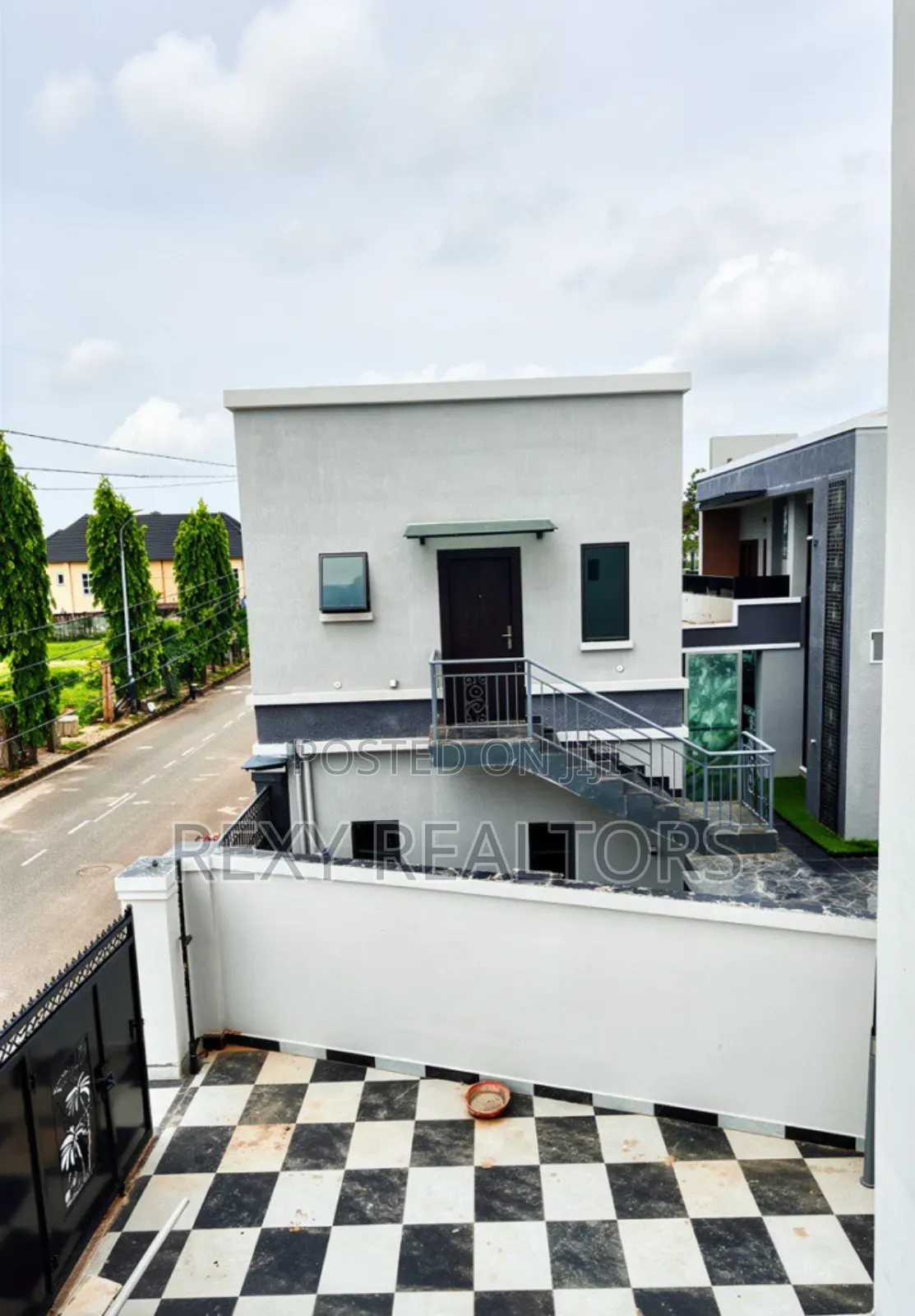 4bdrm Duplex in Shell Cooperative, Eliozu for sale in Eliozu