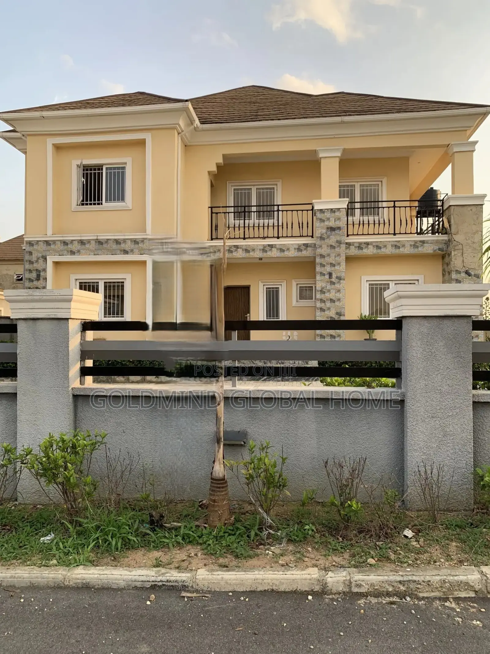5bdrm Duplex in Lugbe District. for sale in Sabon Lugbe