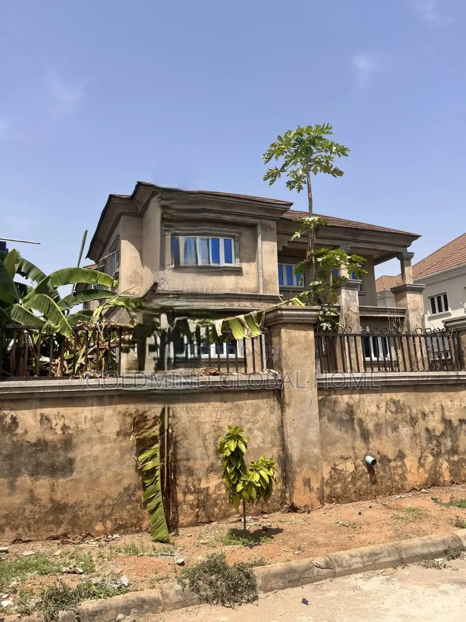 4bdrm Duplex in Lugbe District. for sale in Sabon Lugbe