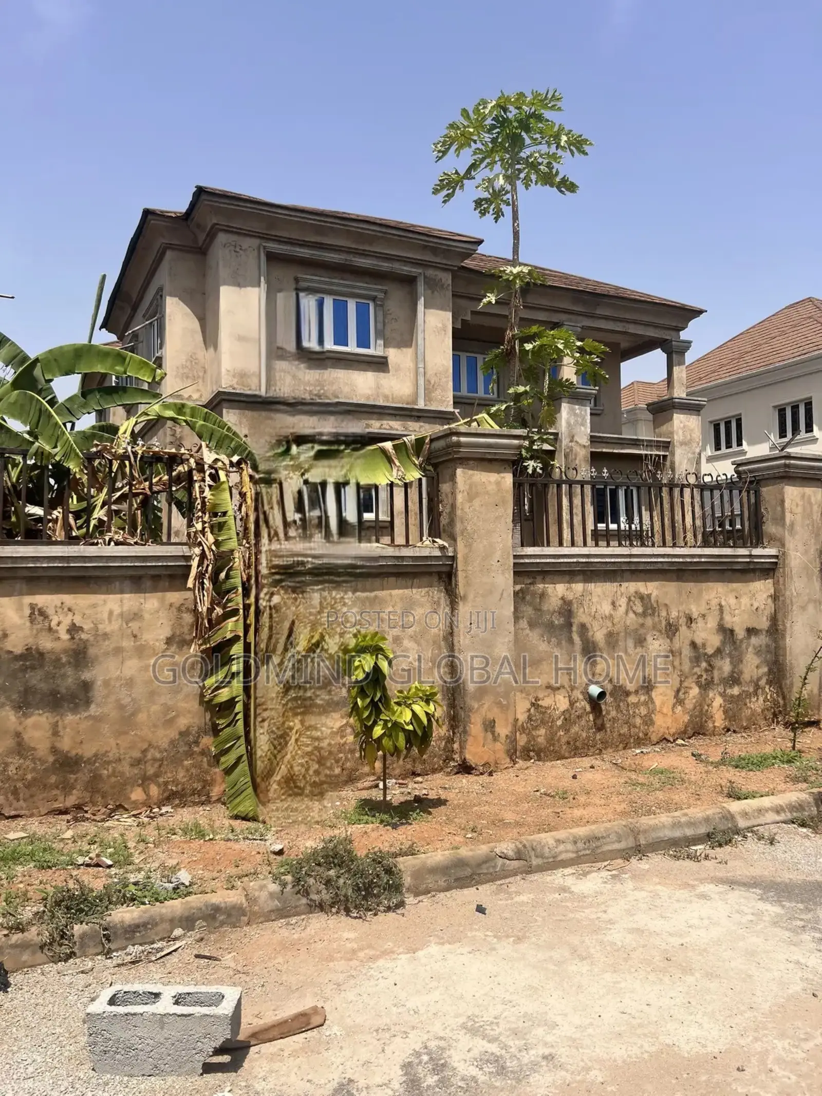 4bdrm Duplex in Lugbe District. for sale in Sabon Lugbe