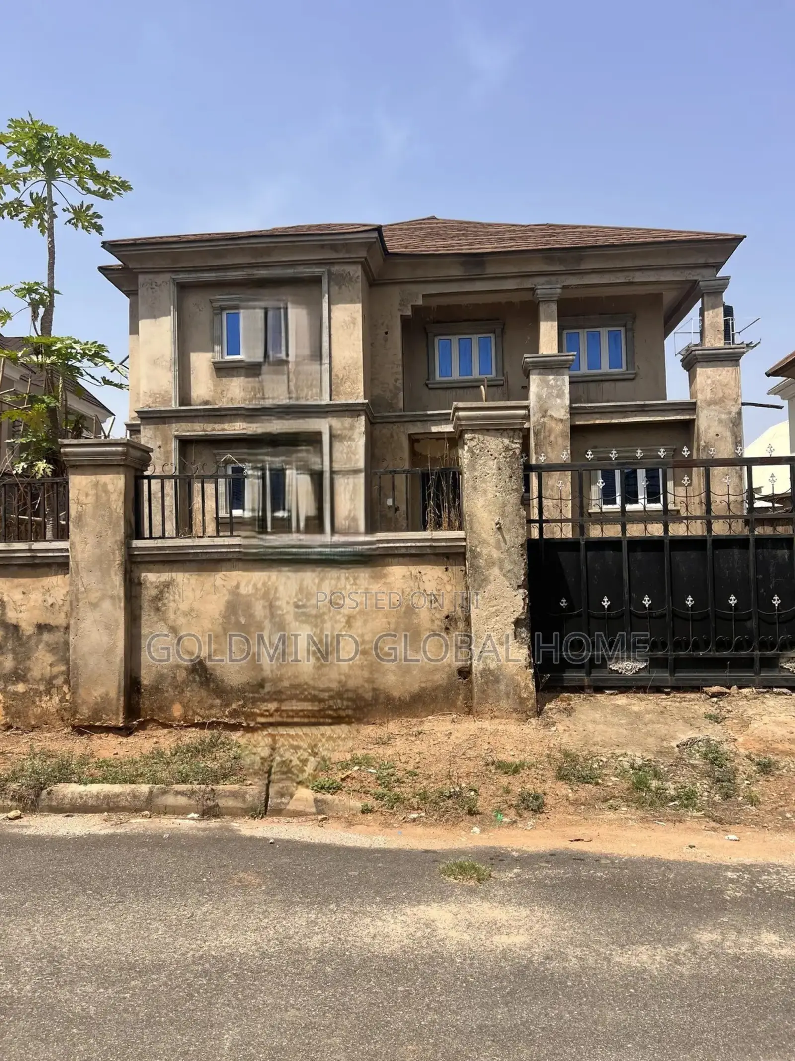 4bdrm Duplex in Lugbe District. for sale in Sabon Lugbe