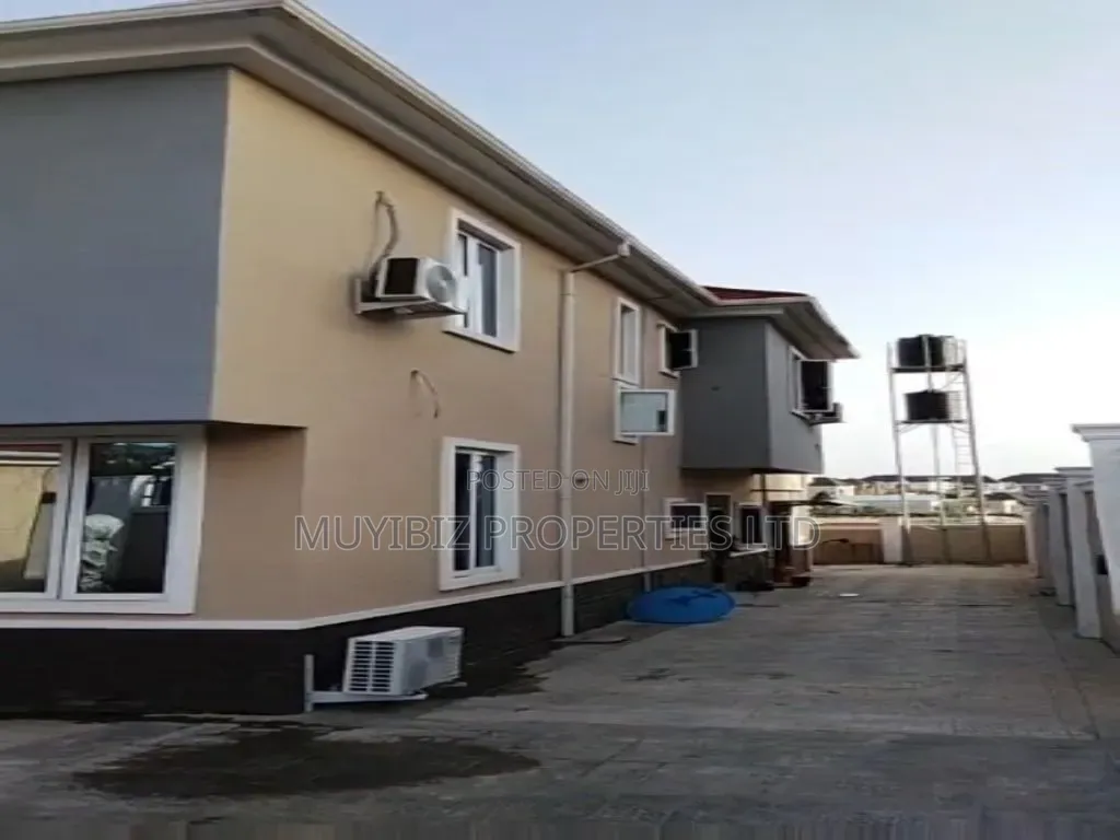 3bdrm Duplex in Kolapo Ishola Estate, Akobo for rent in Akobo
