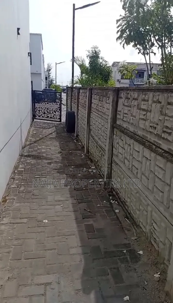 Studio Apartment in Pennek Estate for rent in Abraham Adesanya Estate