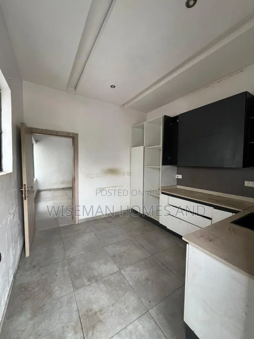2bdrm Apartment in Chevron Lekki for rent in Chevron