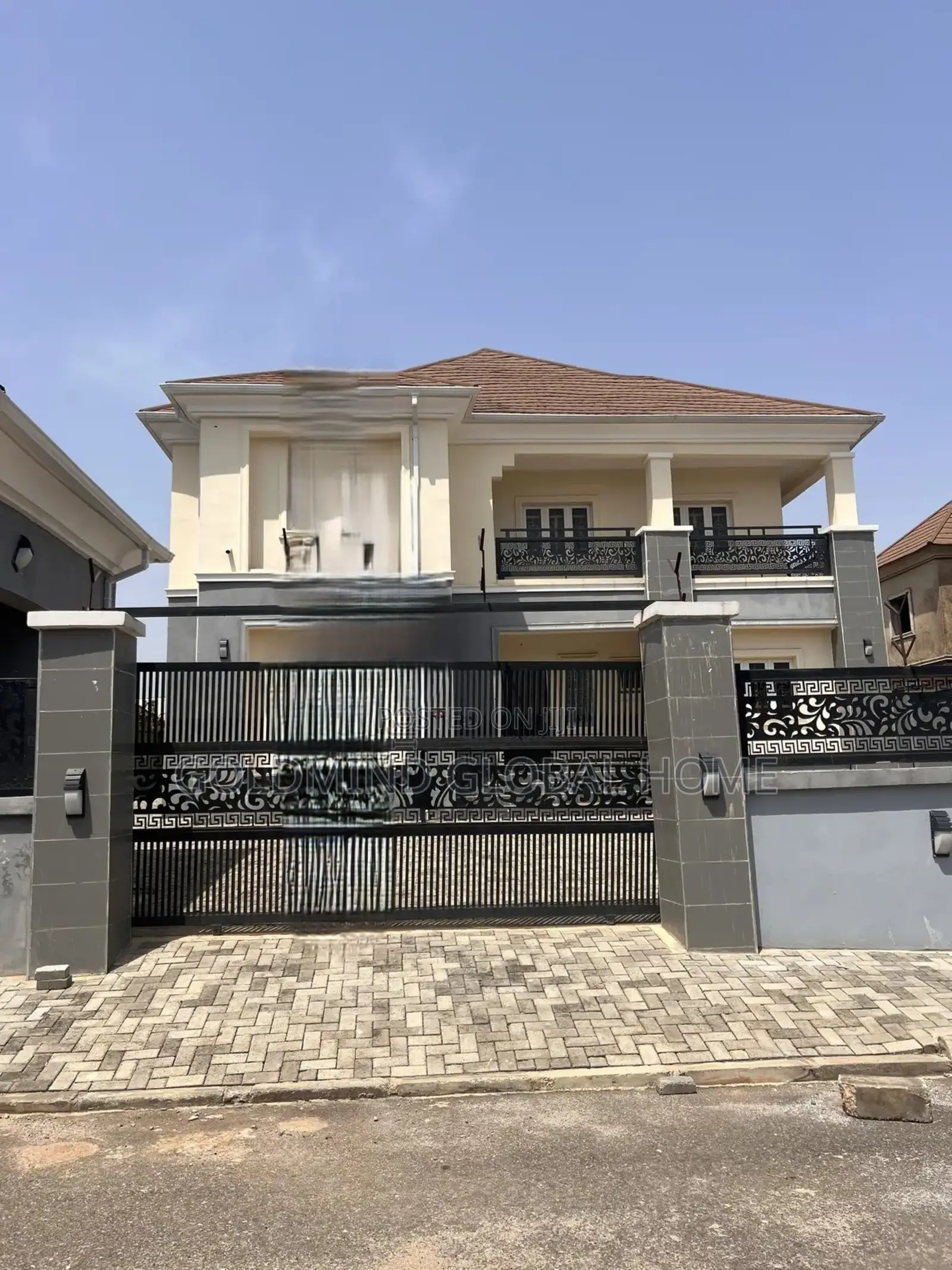4bdrm Duplex in Lugbe District. for sale in Sabon Lugbe