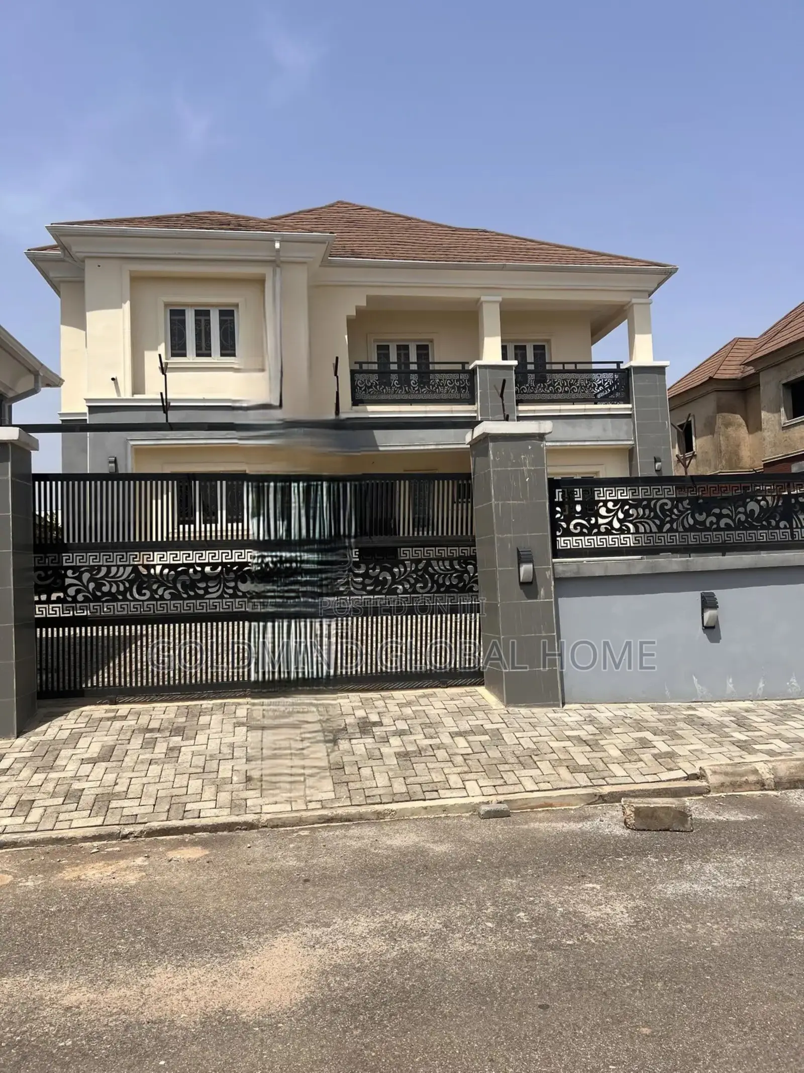 4bdrm Duplex in Lugbe District. for sale in Sabon Lugbe