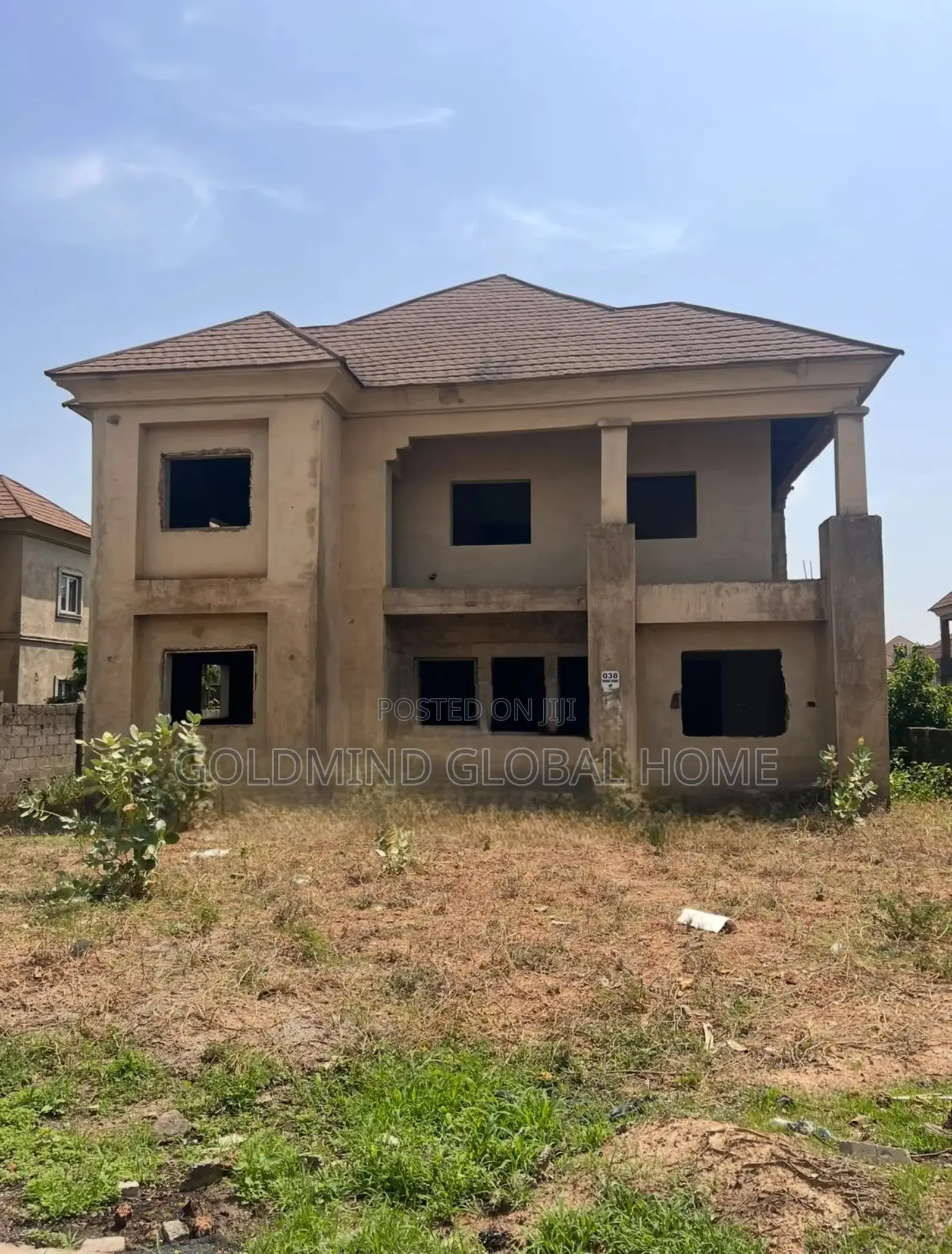 4bdrm Duplex in Lugbe District. for sale in Sabon Lugbe